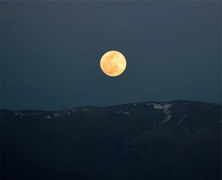 What To Expect From March’s Full Worm Moon in Libra